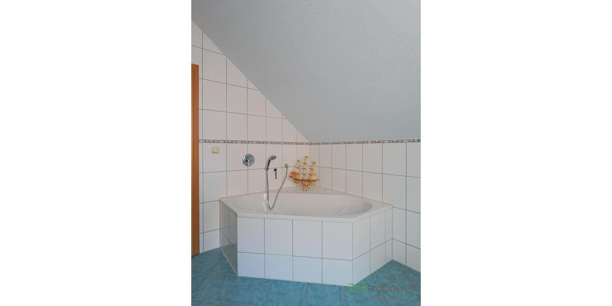 kleine Eckbadewanne