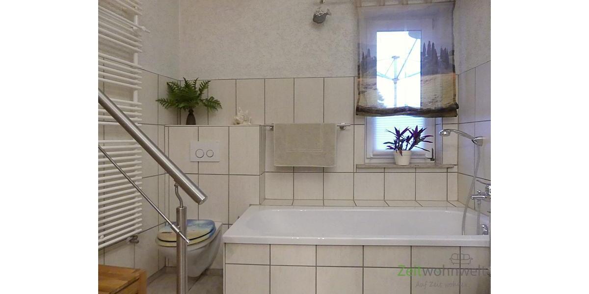 Badewanne und WC