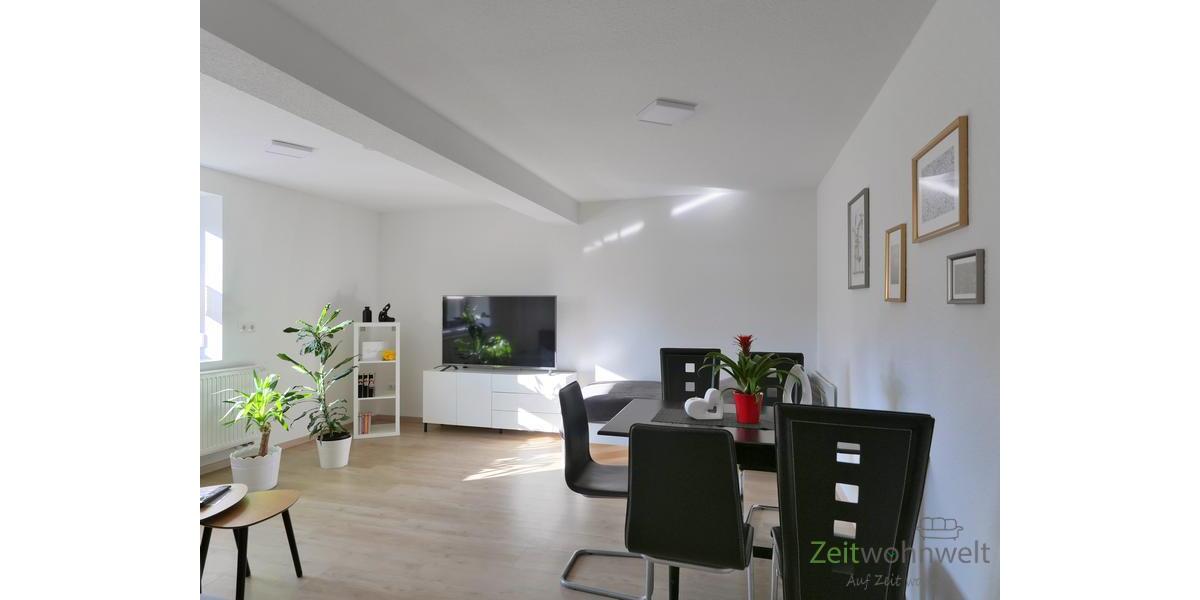 Esstisch im Wohnzimmer