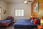 PANAMA: Wunderschöne Bed and Breakfast Pension mit 31 m Strandfront - Gewerbeobjekt Bocas del Toro | Angebot:1735942