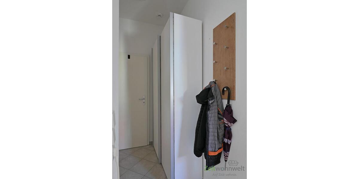 Kleiderschrank im Eingangsbereich