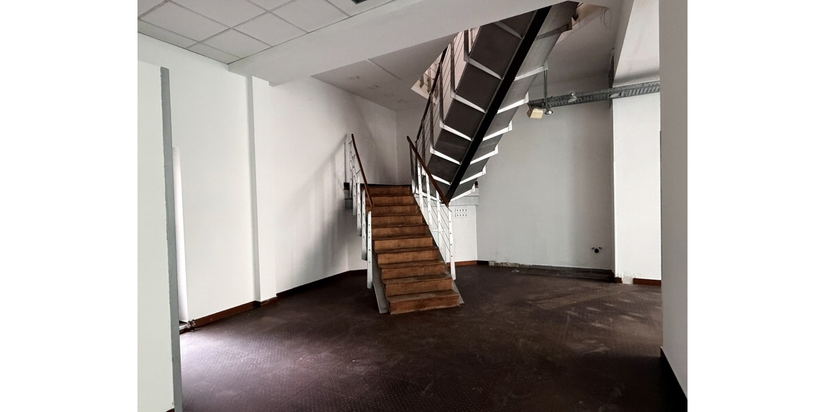Treppe ins Obergeschoss