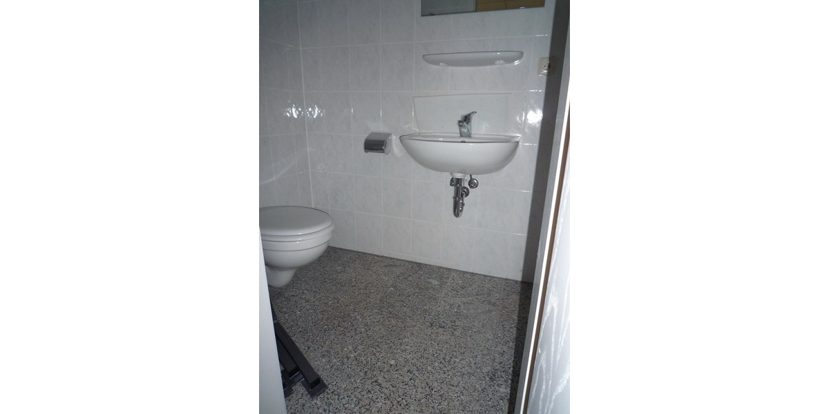 WC und Handwaschbecken