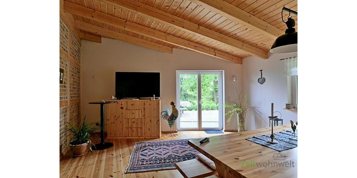 TV neben dem Terrassenausgang