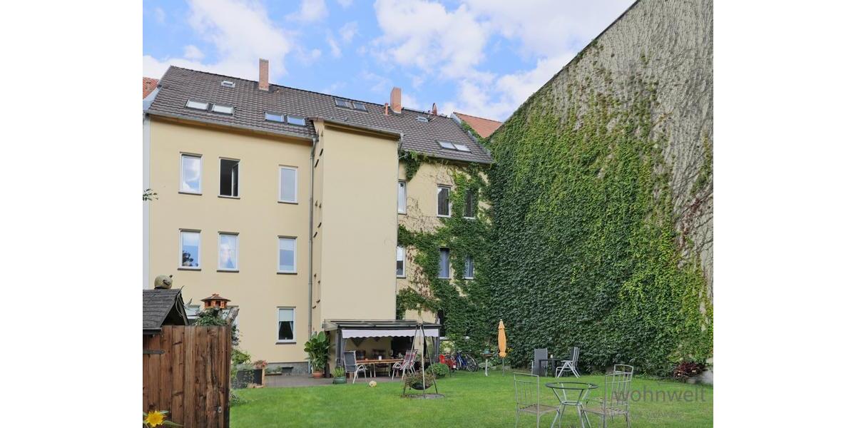 großer Garten am Haus