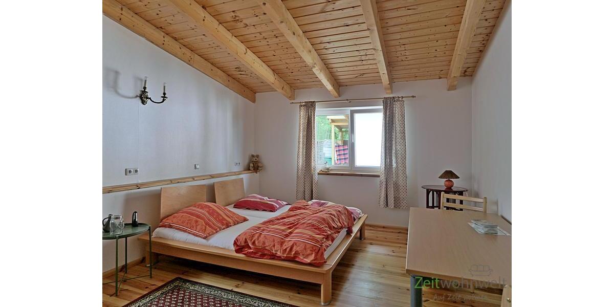 Blick ins große Schlafzimmer