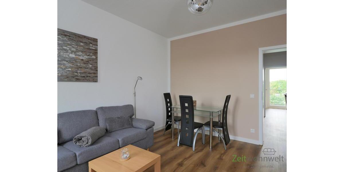 kleiner Esstisch im Wohnzimmer