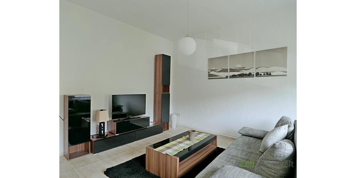 TV und Schrankwand2