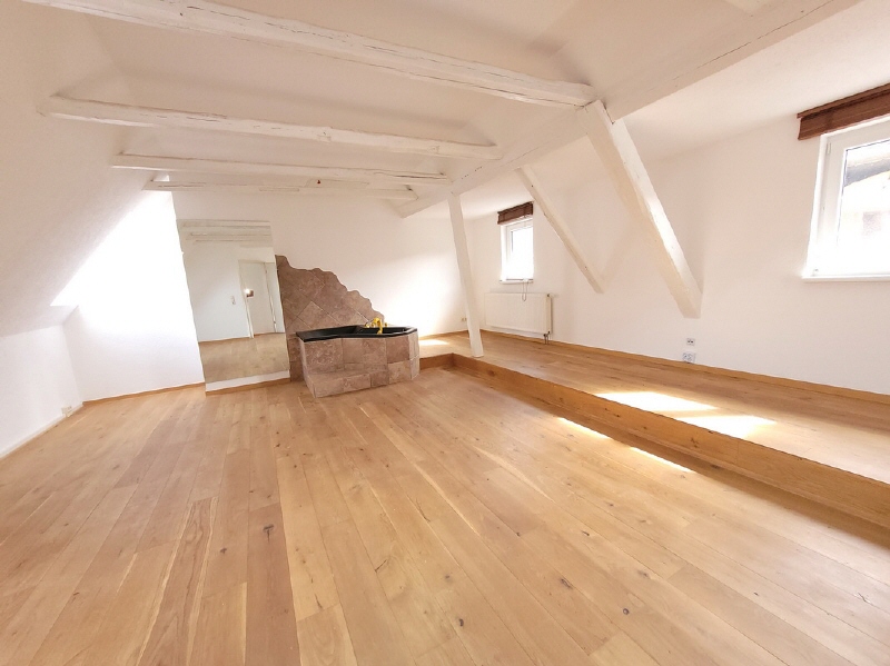 Schlafzimmer mit Wanne