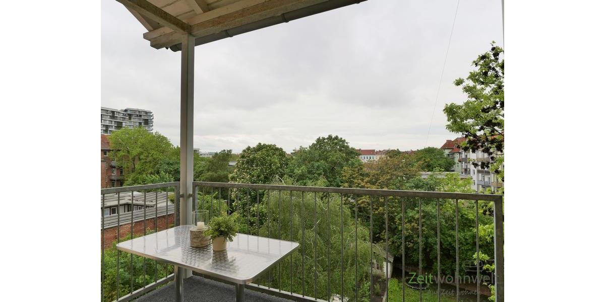 Balkonausblick zum Garten