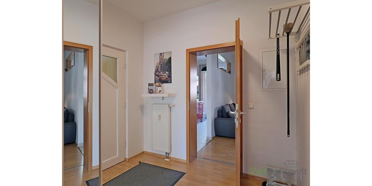 großer Wohnungsflur