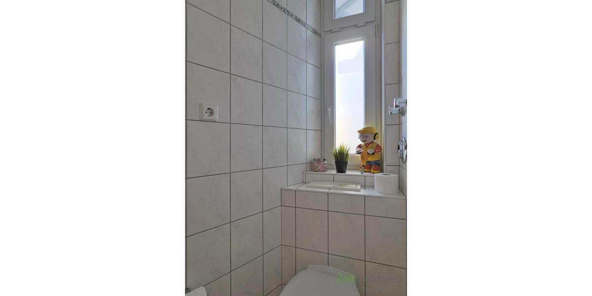 separates WC