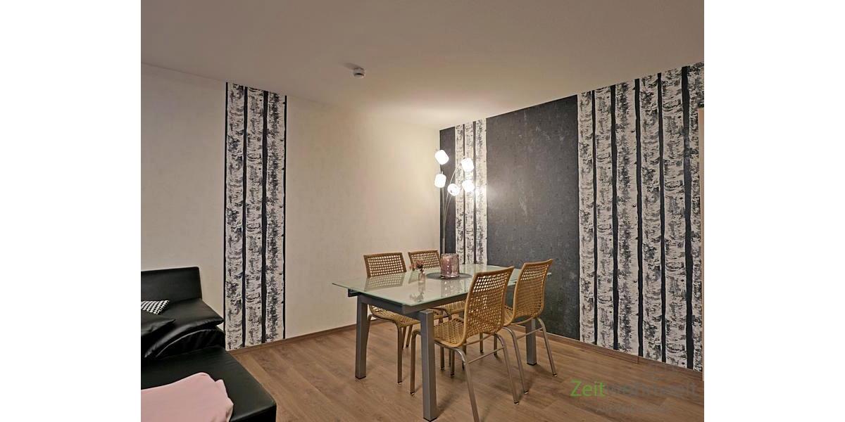 Esstisch im Wohnzimmer